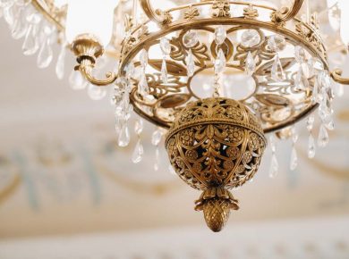 Antique crystal chandelier chandelier in the palace. Large chandelier in the castle.